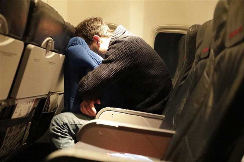 MyPillow™ - Le nouveau Oreiller coussin air gonflable pour voyager la tête reposée en avion ou en voiture