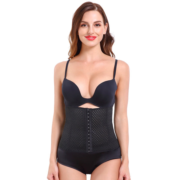 Ceinture post accouchement  amincissante  de couleur noire  parfaitement adaptée au corps de la femme